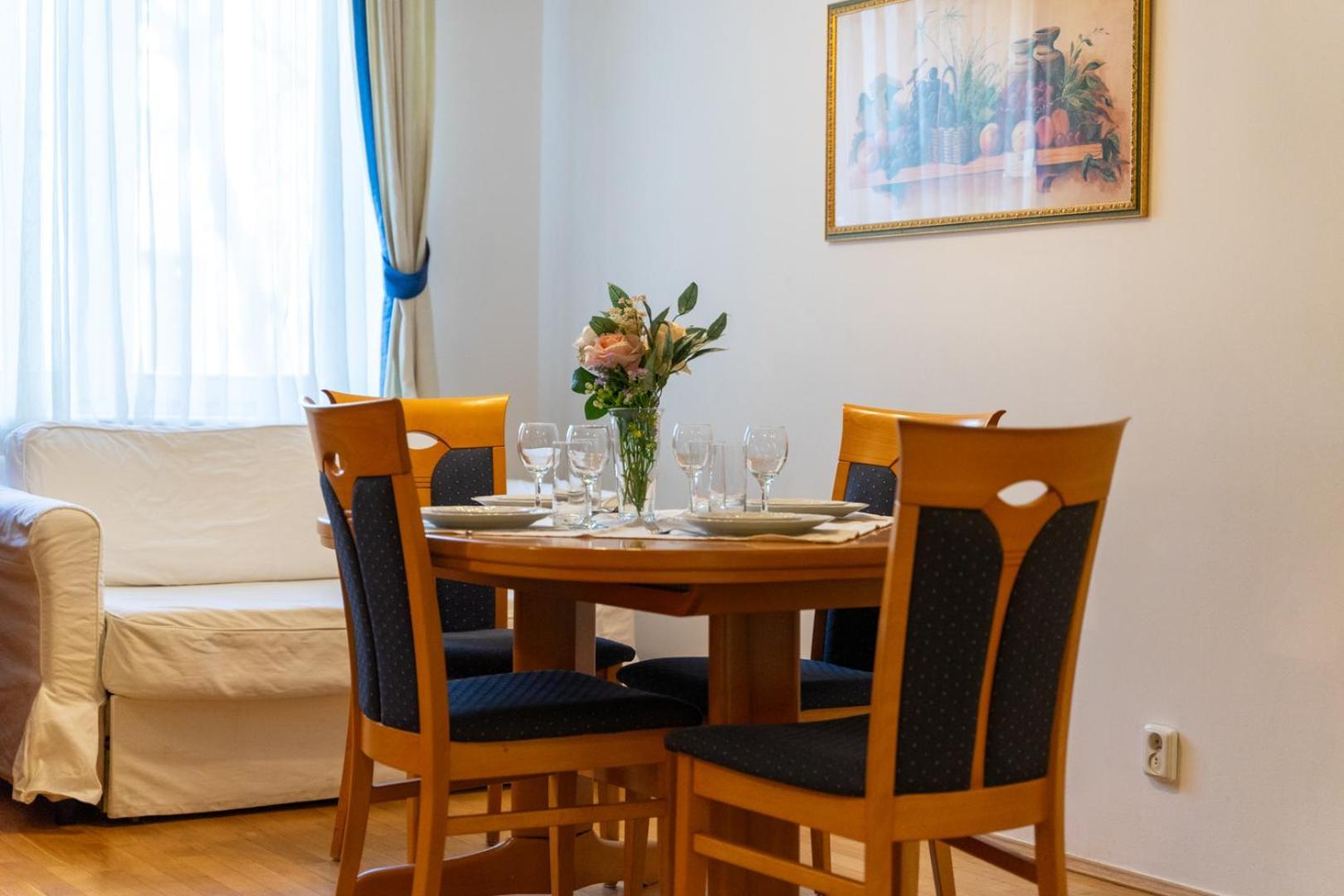 Apartment Wola - 100m2, Balcony - By Rentujemy *