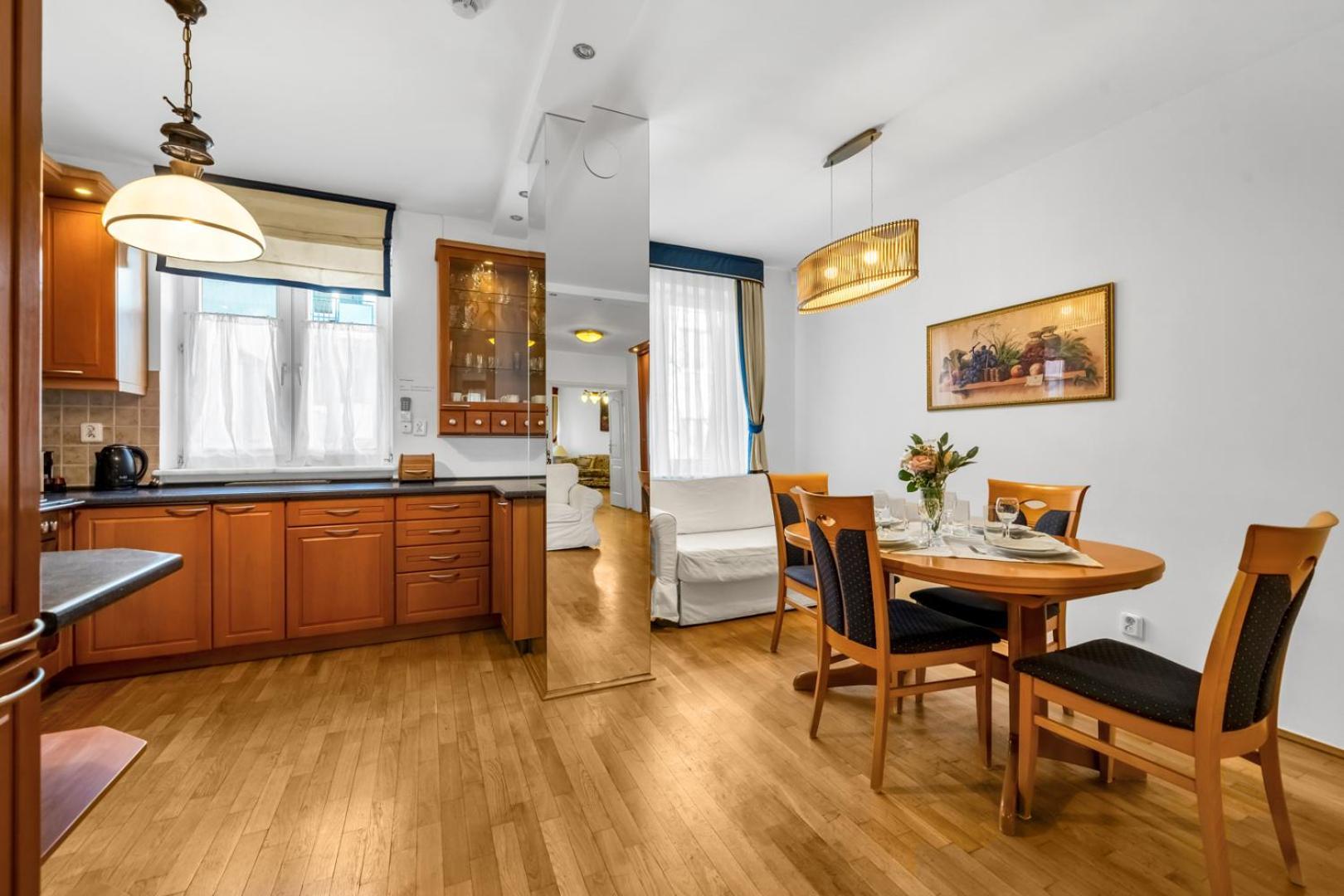Wola - 100m2, Balcony - By Rentujemy Apartment