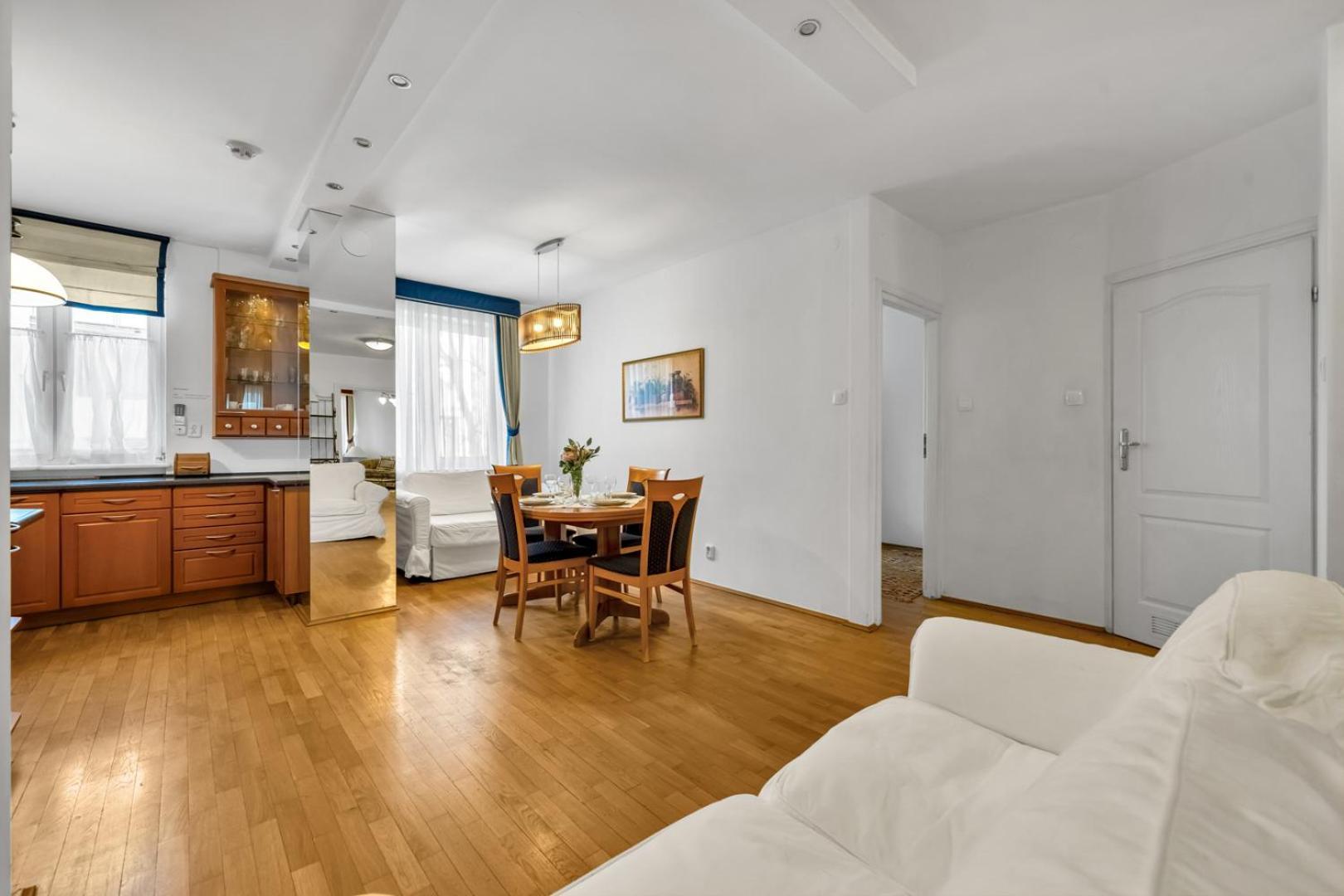Wola - 100m2, Balcony - By Rentujemy Apartment